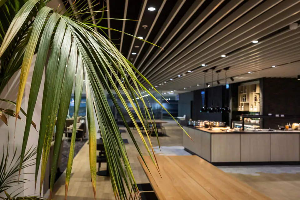 Strata Lounge
