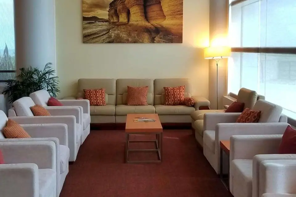 Executive Lounge — 5