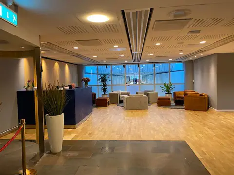 Pearl Lounge — 2