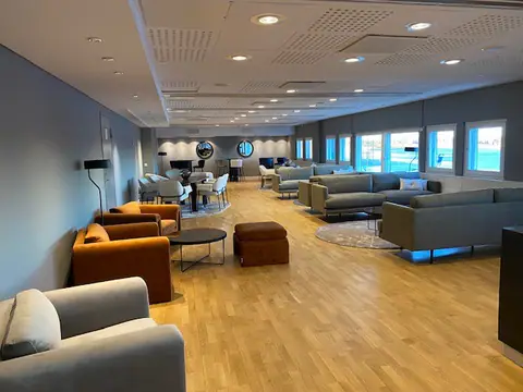 Pearl Lounge — 4