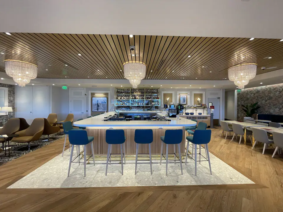 Primeclass Lounge — 2