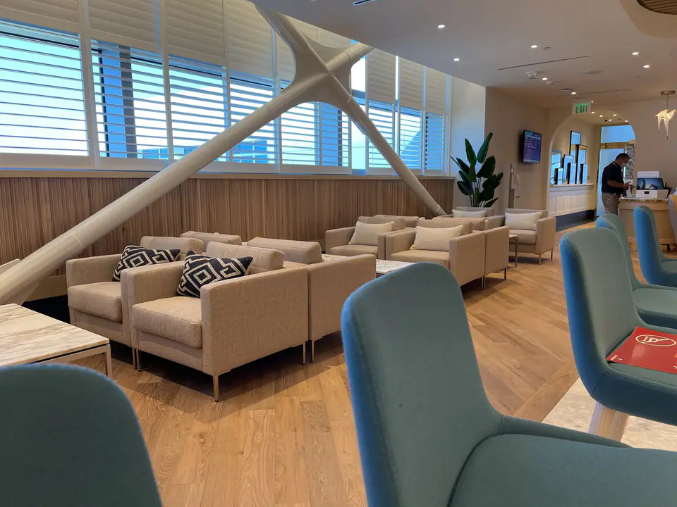 Primeclass Lounge — 4