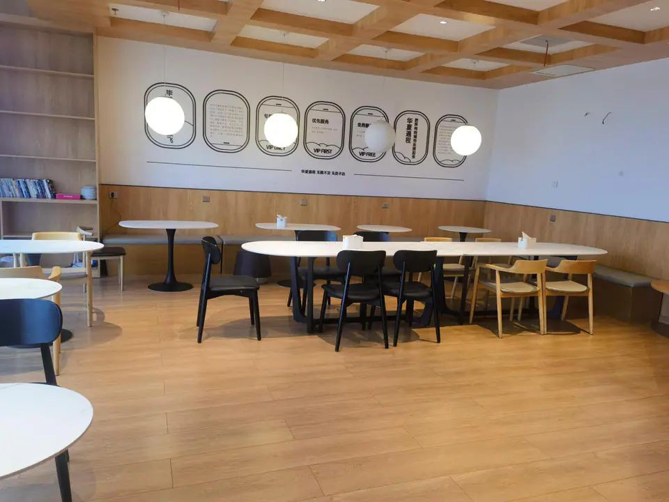 First Class Lounge — 3
