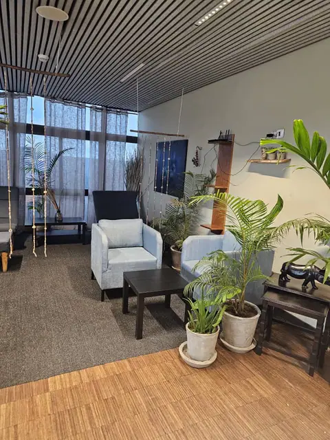 First Class Lounge — 5