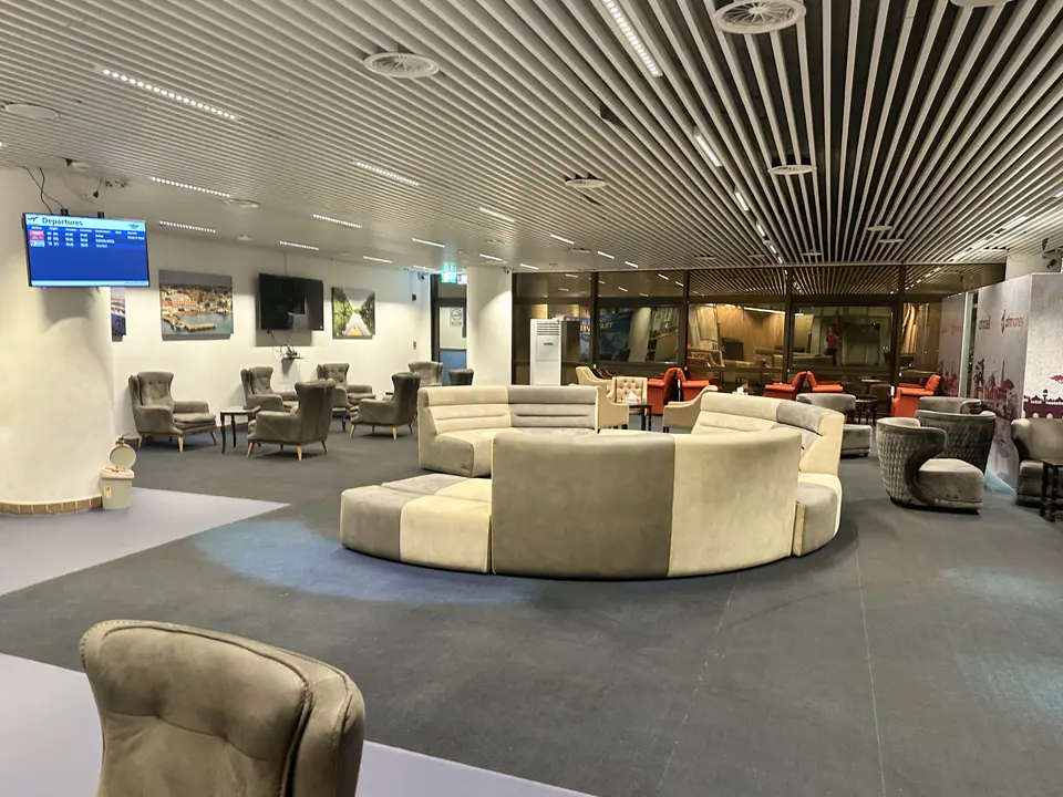 Roumieh Business Lounge