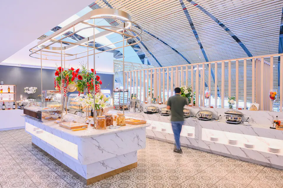 Miracle Business Class Lounge — 3