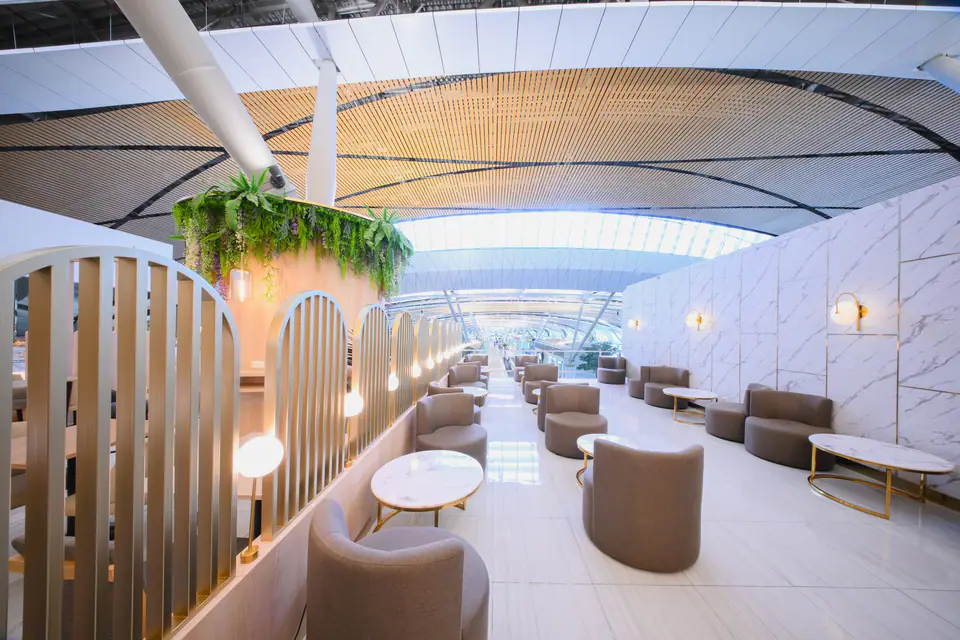 Miracle Business Class Lounge — 4