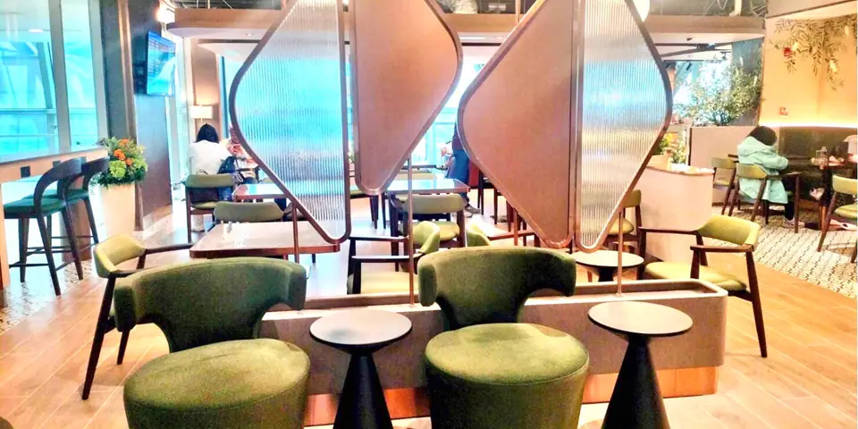 Miracle First Class Lounge — 5