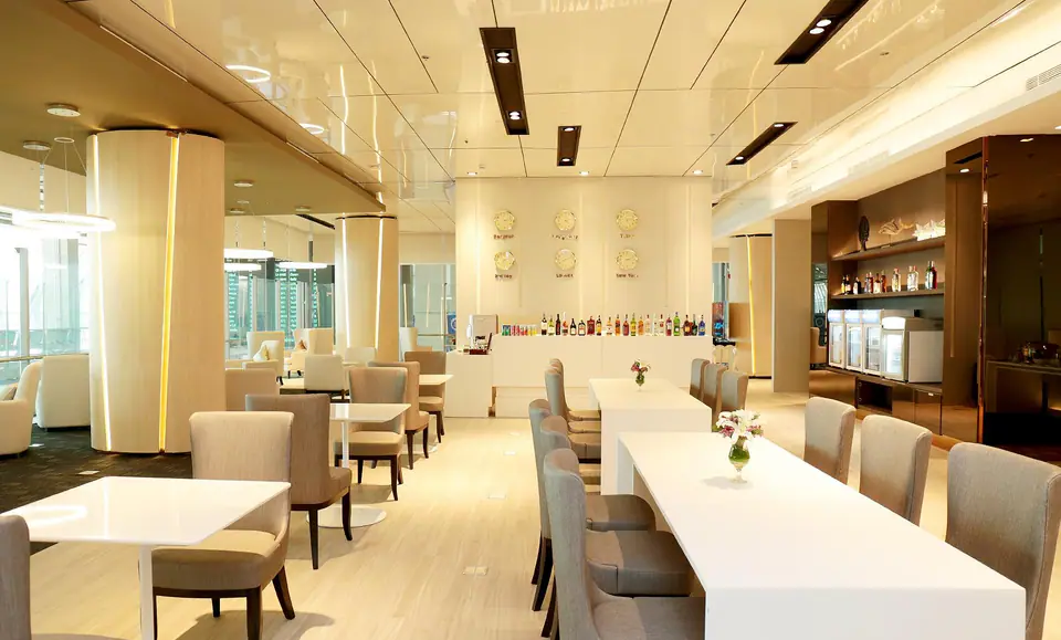 Miracle First Class Lounge — 3