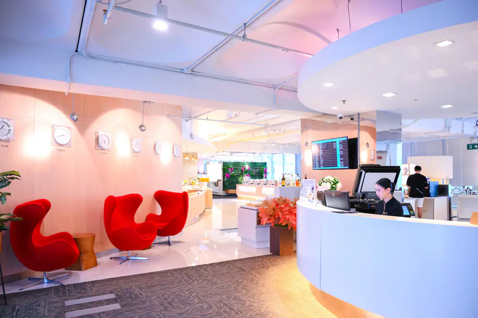 Miracle First Class Lounge, Level 4