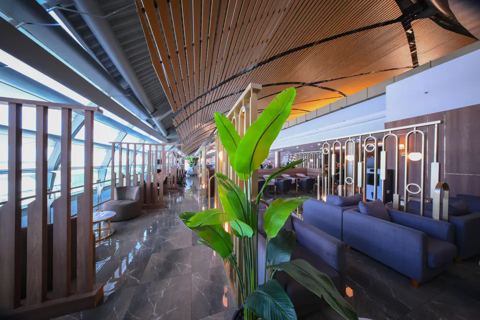 Miracle First Class Lounge — 1