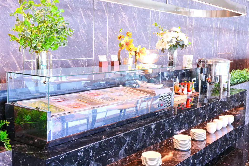 Miracle First Class Lounge — 3