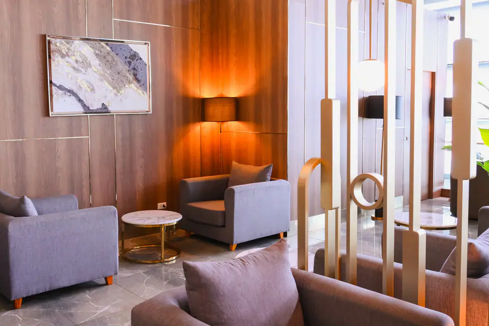 Miracle First Class Lounge — 5