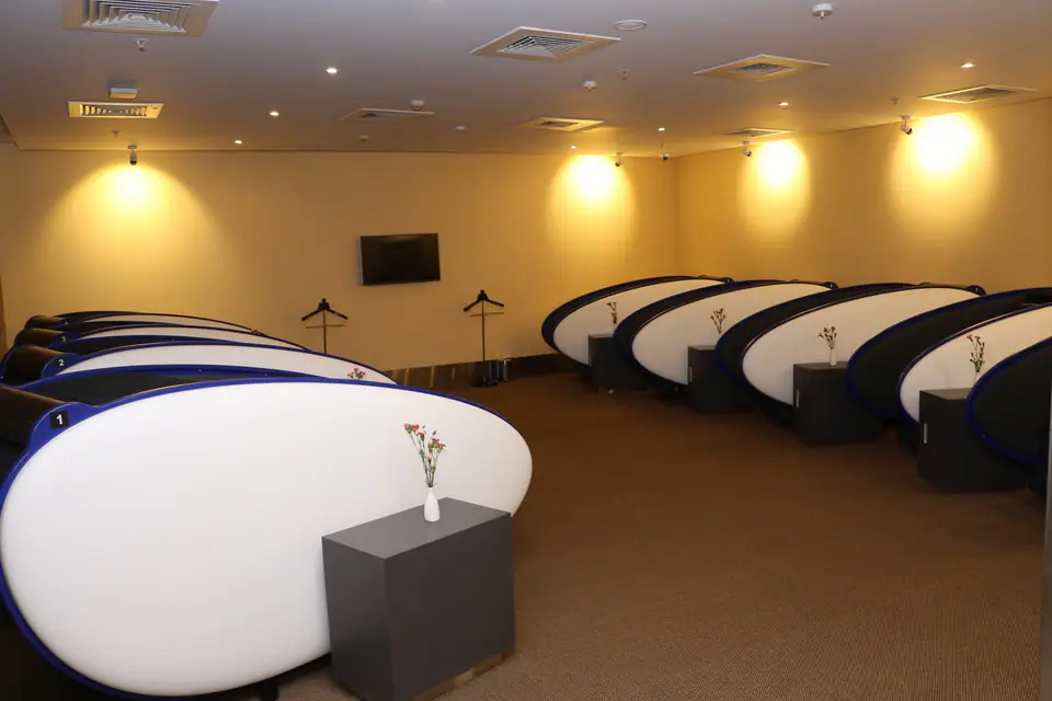 Aviserv Lounge (West) — 4