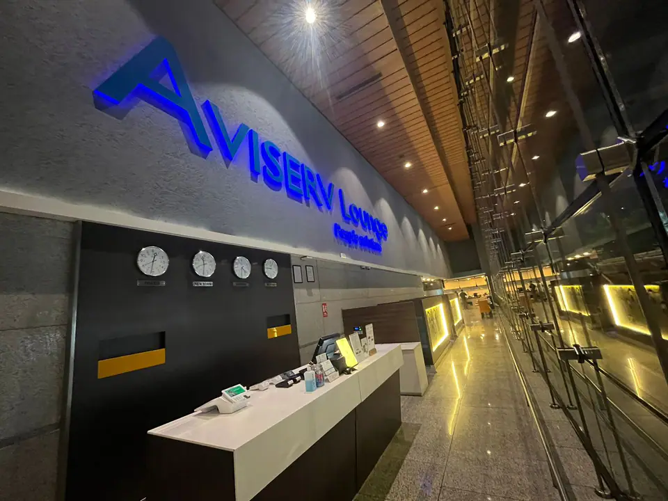 Aviserv Lounge (West) — 5
