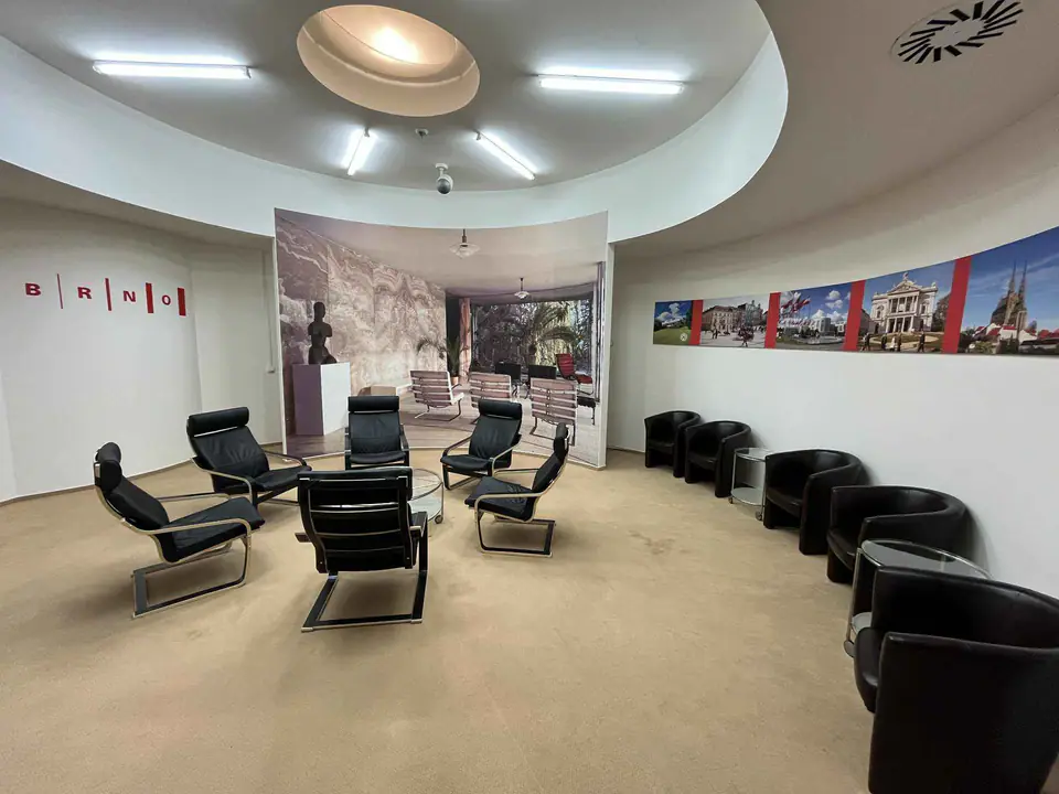 Business Lounge — 5