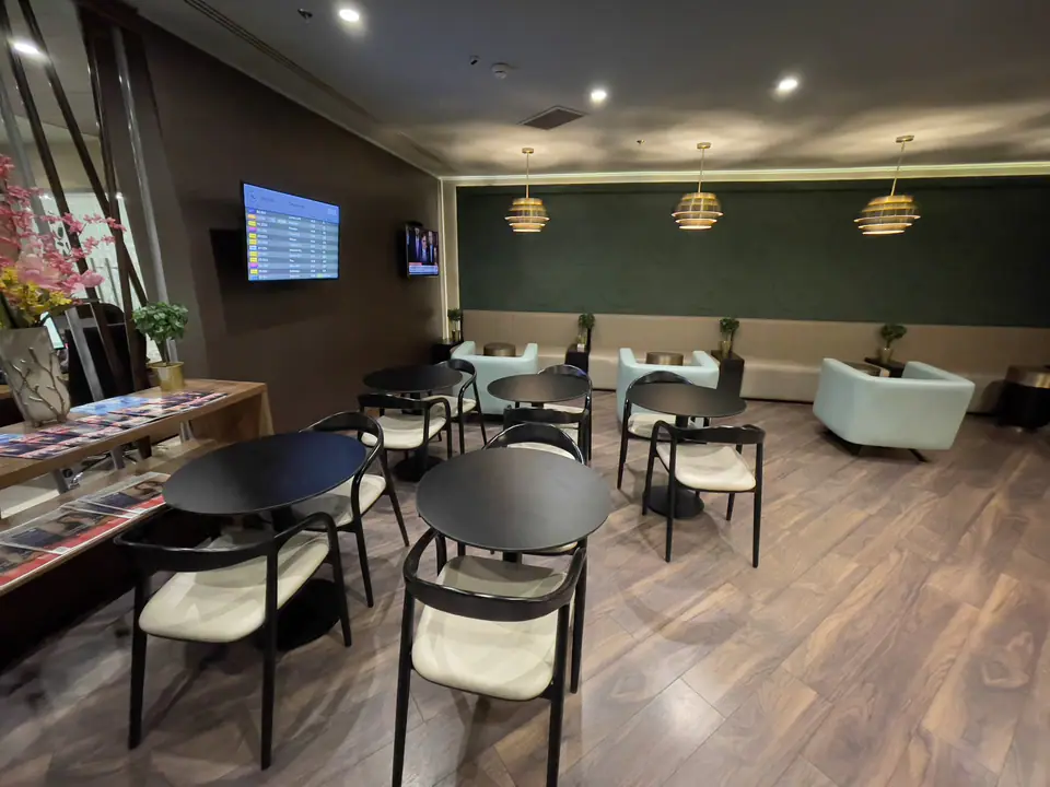 Platinum Lounge — 4