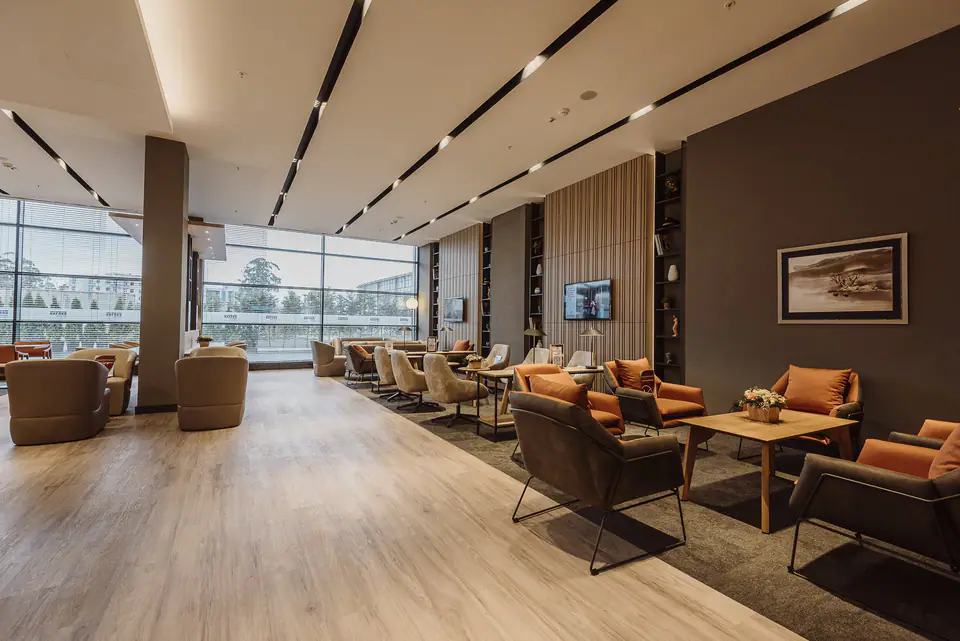 Primeclass Lounge — 2