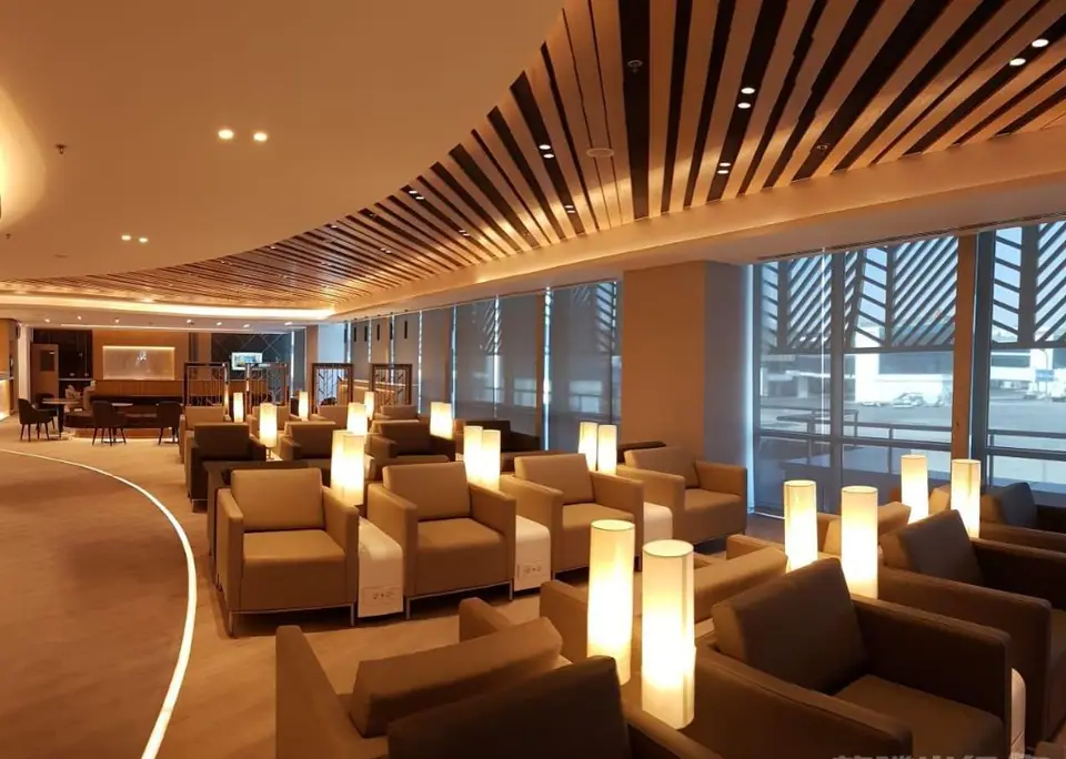 Ahlein - Premium Lounge — 3