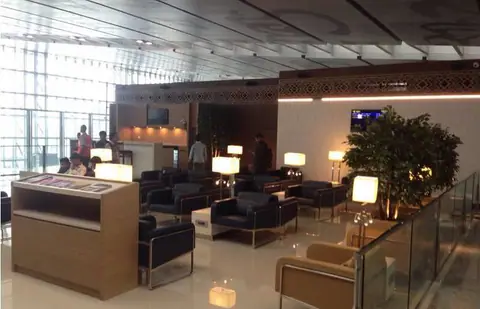 Travel Club (Mezzanine)