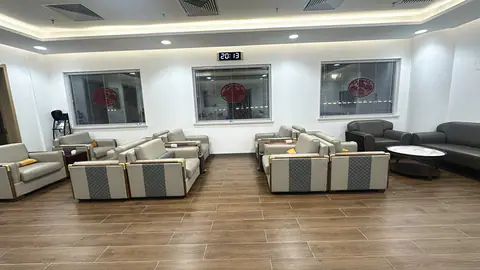 No. 1 First Class Lounge — 3
