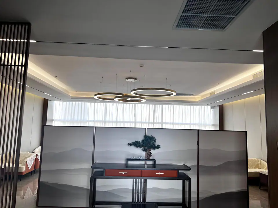 VIP Lounge — 4