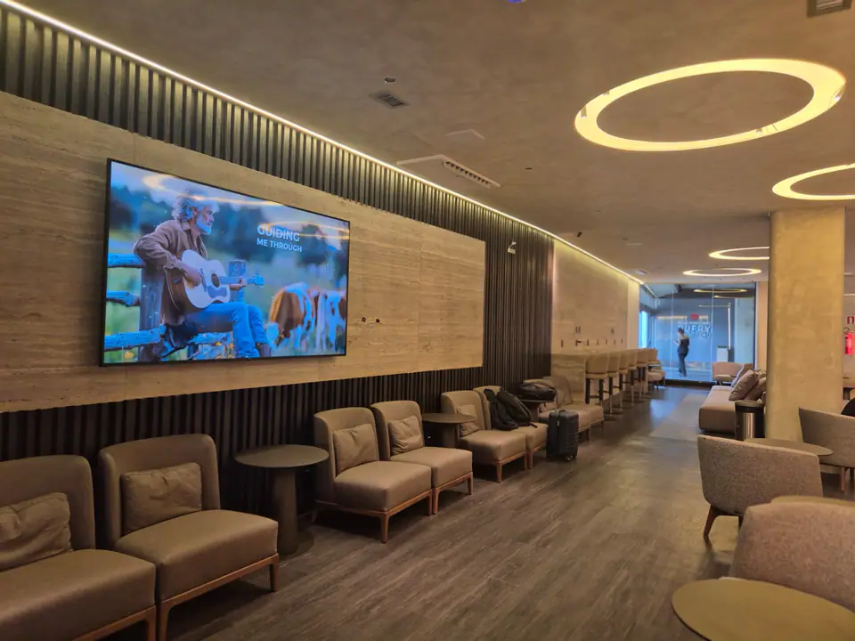 BRT Lounges — 3