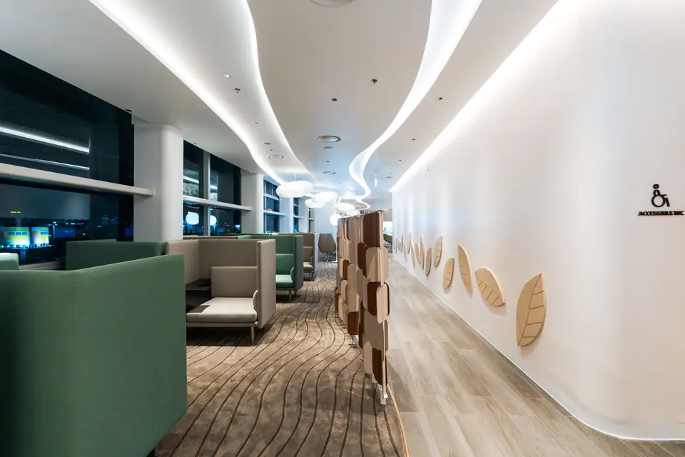 Vanda Lounge — 2