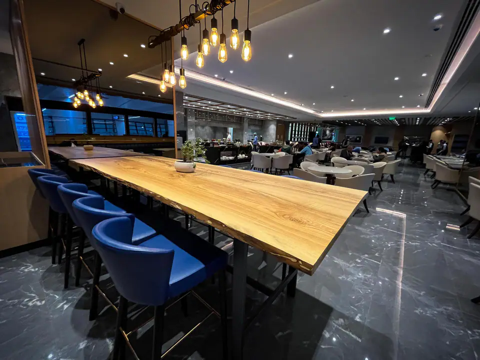 Encalm Lounge — 2