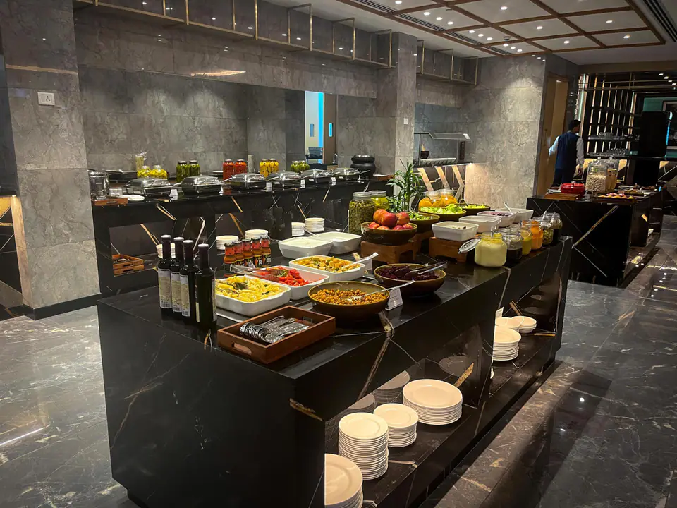 Encalm Lounge — 2