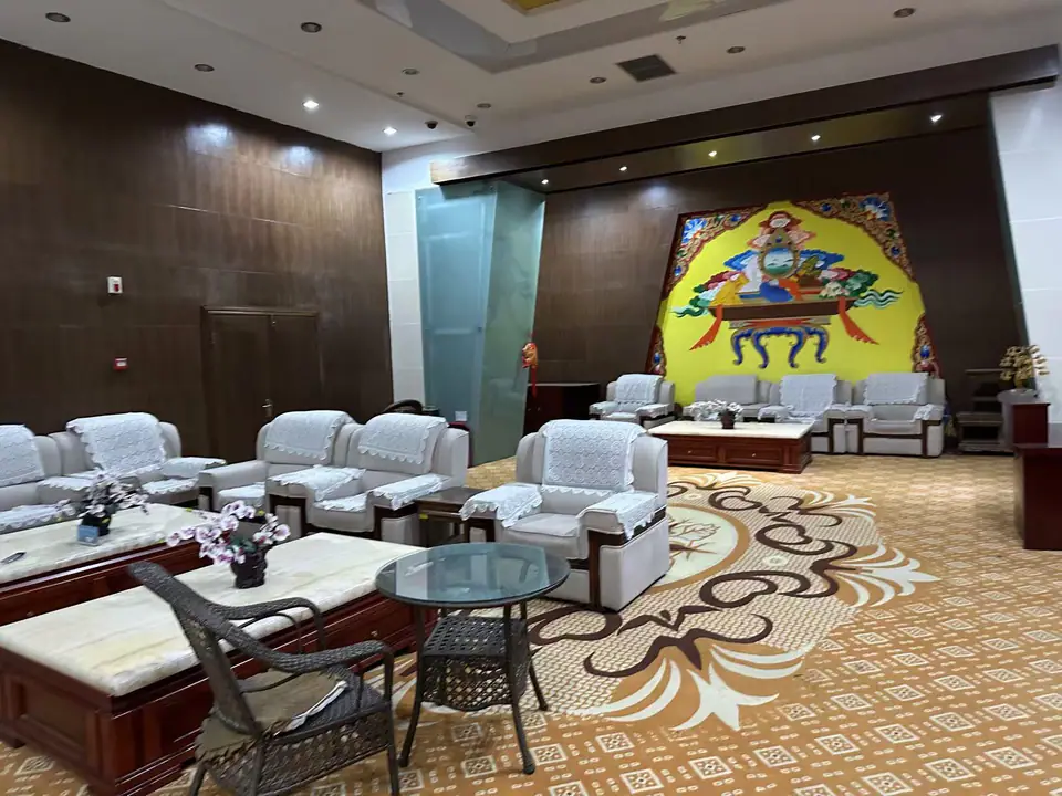 First Class Lounge — 3