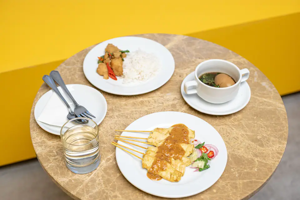Nok Air Lounge — 4
