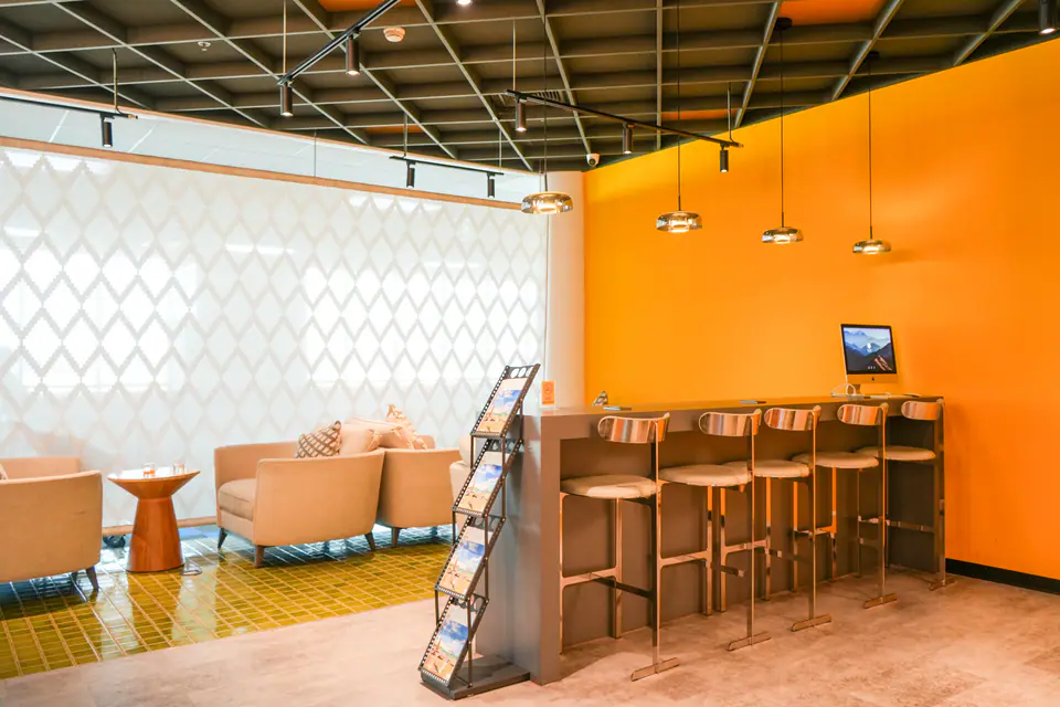 Nok Air Lounge — 5