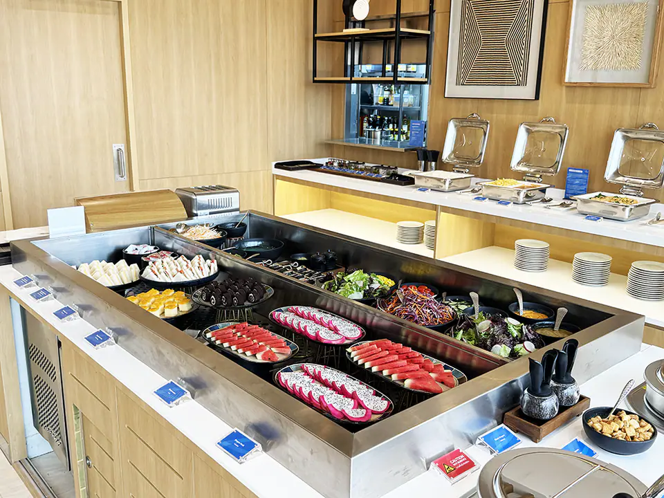 Travel Club Lounge — 5