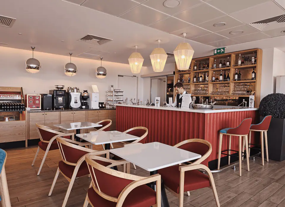 Primeclass Lounge — 2
