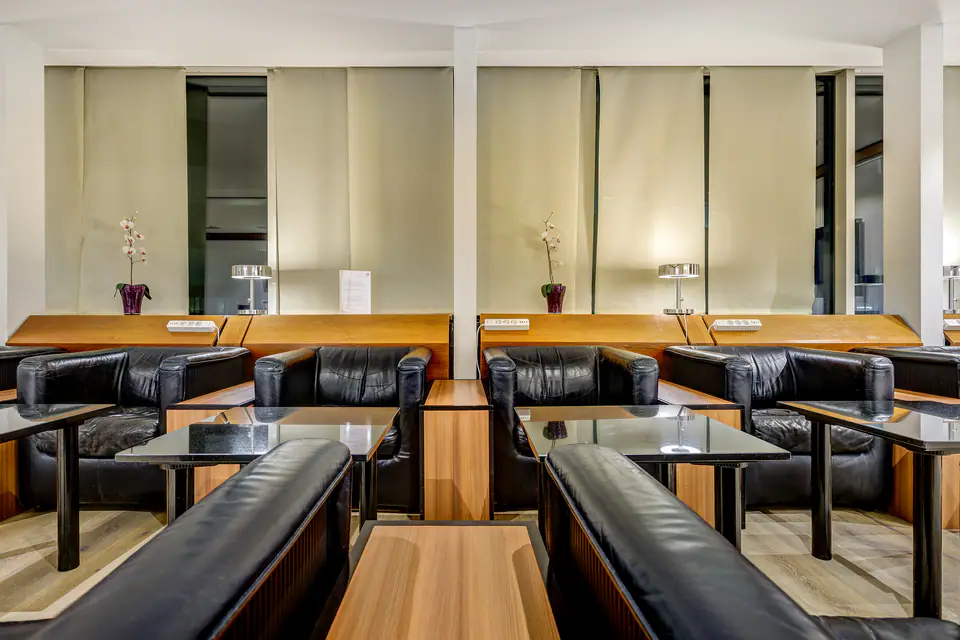 LuxxLounge — 5