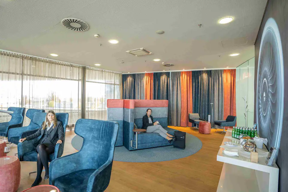VIP Lounge — 3