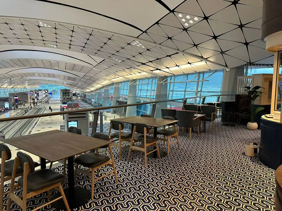 Hong Kong Airlines Lounge (Club Autus) — 2