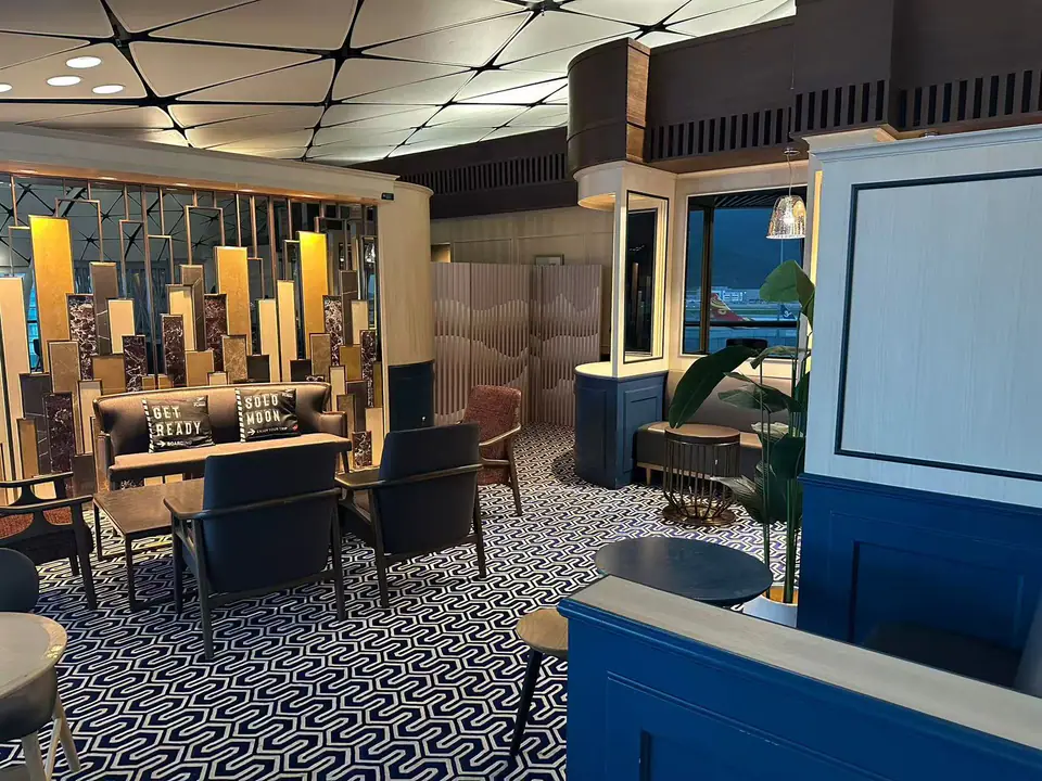 Hong Kong Airlines Lounge (Club Autus) — 3