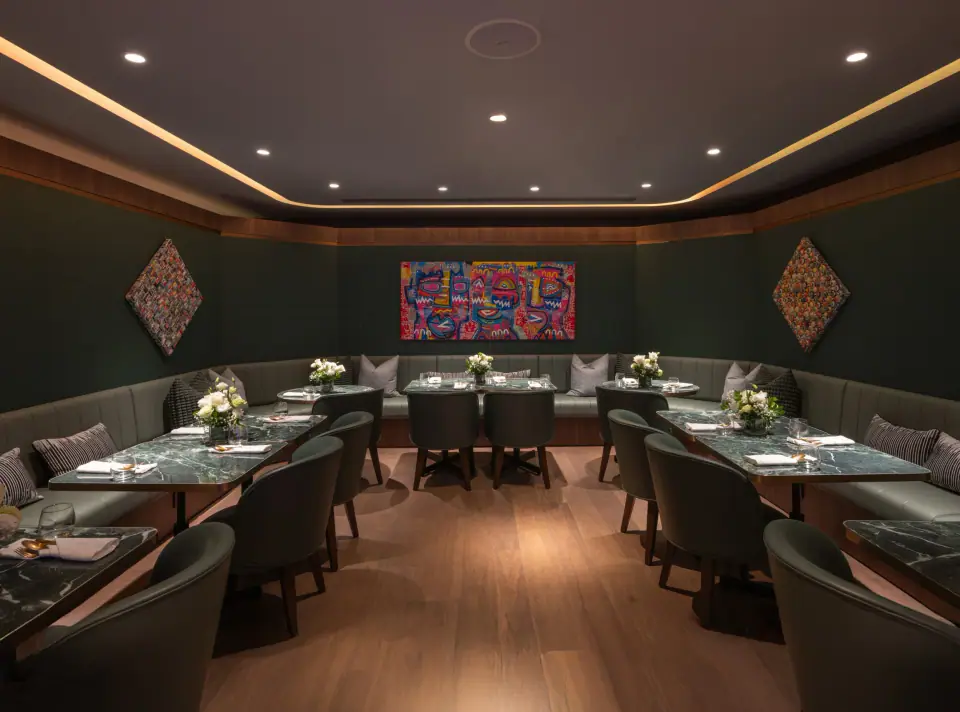 Plaza Premium First, Near Gate 1 - Infinity Room