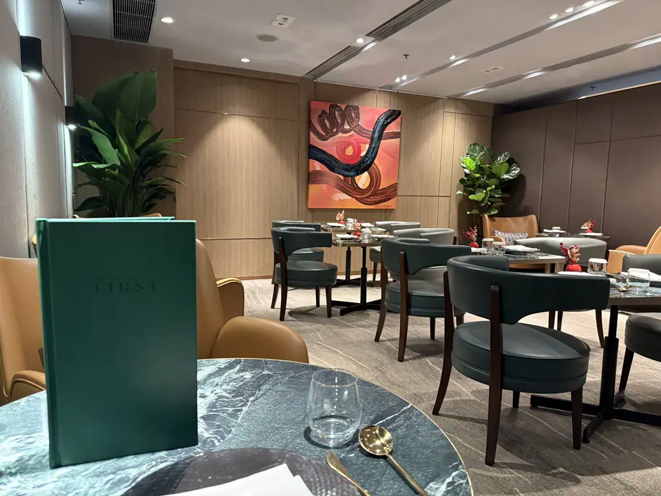 Plaza Premium First, Near Gate 1 - Infinity Room — 5