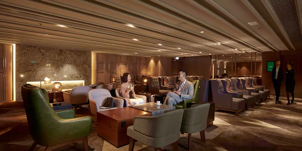 Plaza Premium First, Near Gate 35 — 3