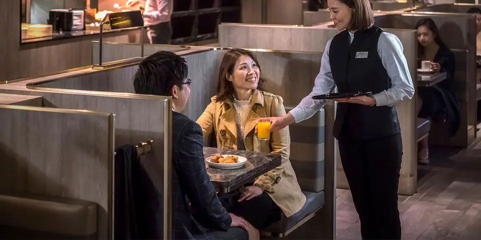 Plaza Premium Lounge, Near Gate 1 — 5