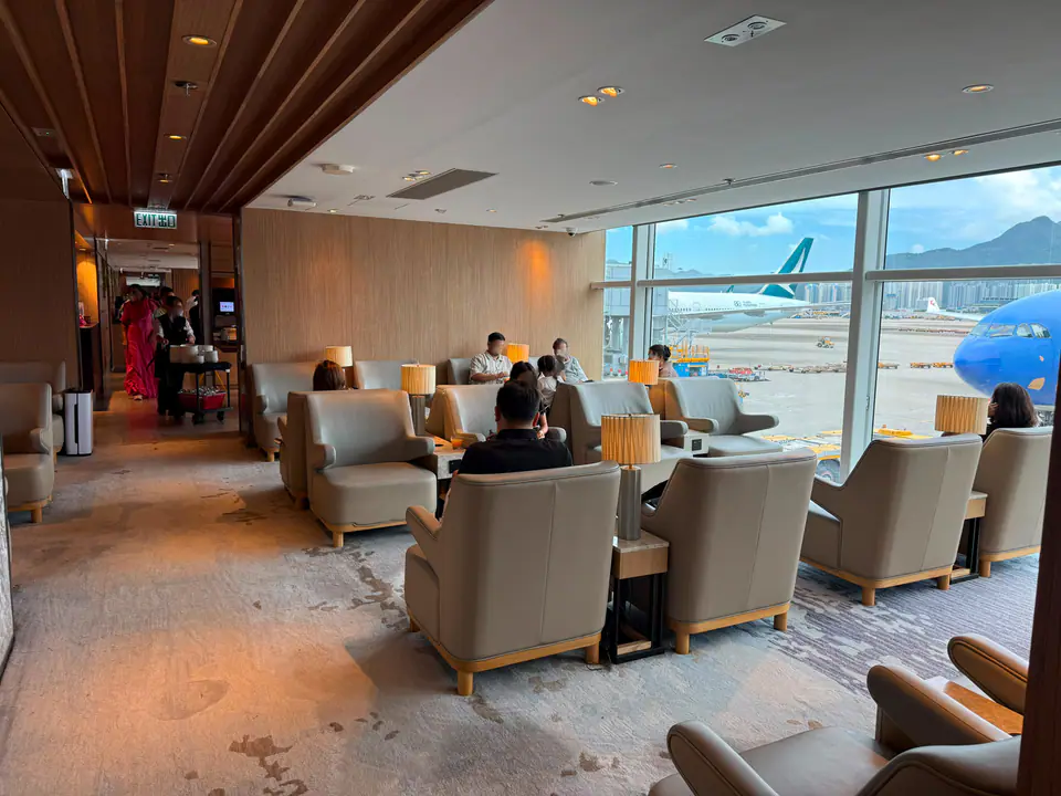 Plaza Premium Lounge, Near Gate 35 — 3