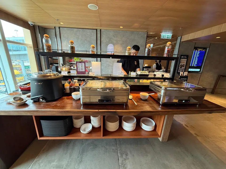 Plaza Premium Lounge, Near Gate 35 — 5