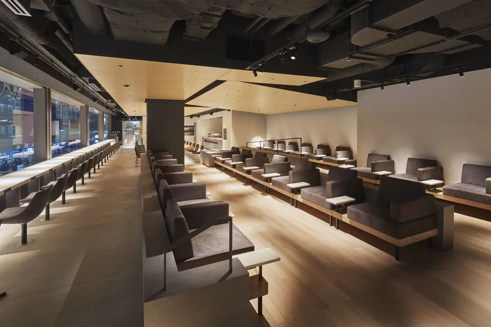 POWER LOUNGE CENTRAL — 2