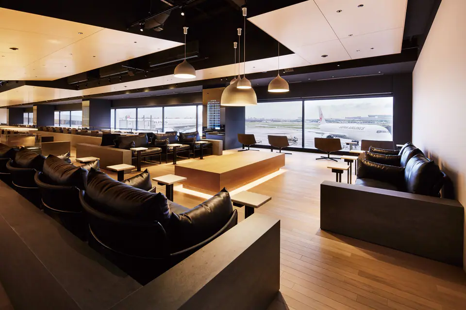 POWER LOUNGE NORTH — 2