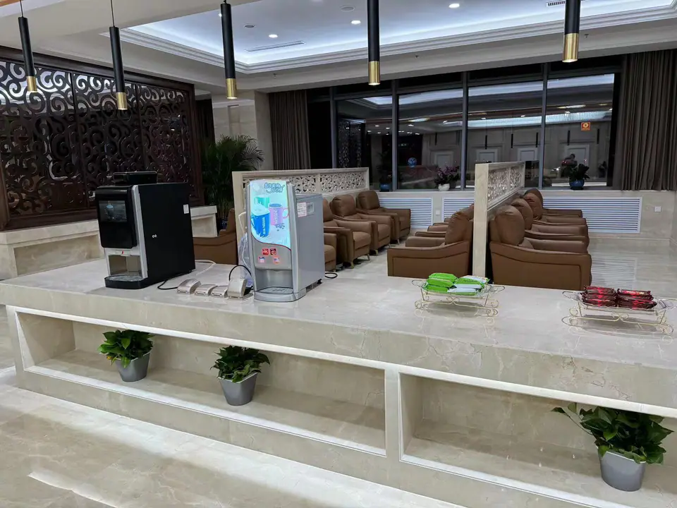 VIP Lounge — 5
