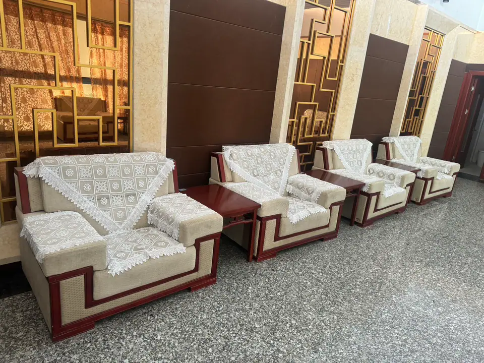 First Class Lounge — 5
