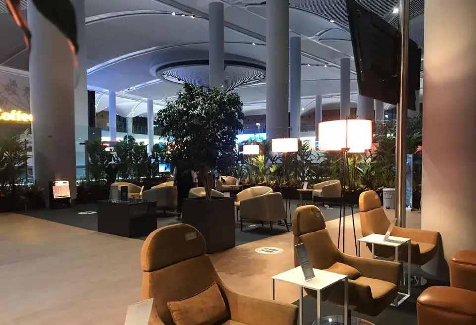IGA Domestic Lounge — 2
